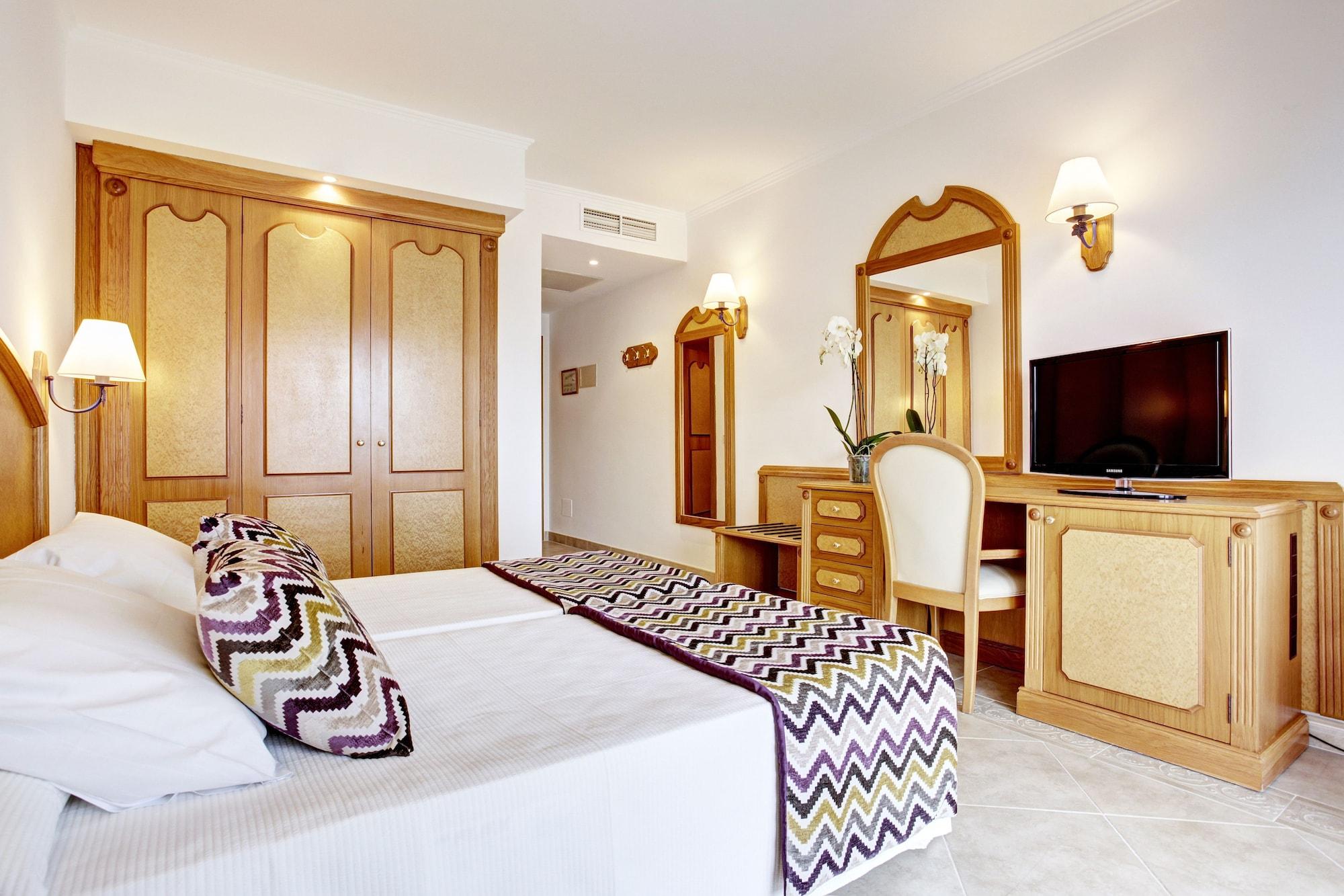 Grupotel Santa Eularia & Spa - Adults Only سانتا أيُلاريا ذيس ريو المظهر الخارجي الصورة